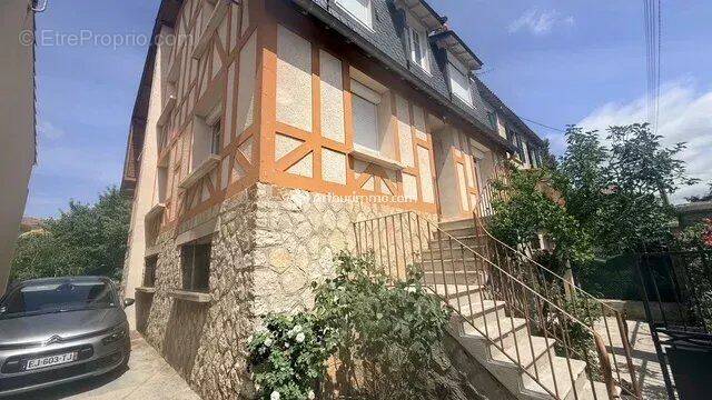 Maison à MILLAU