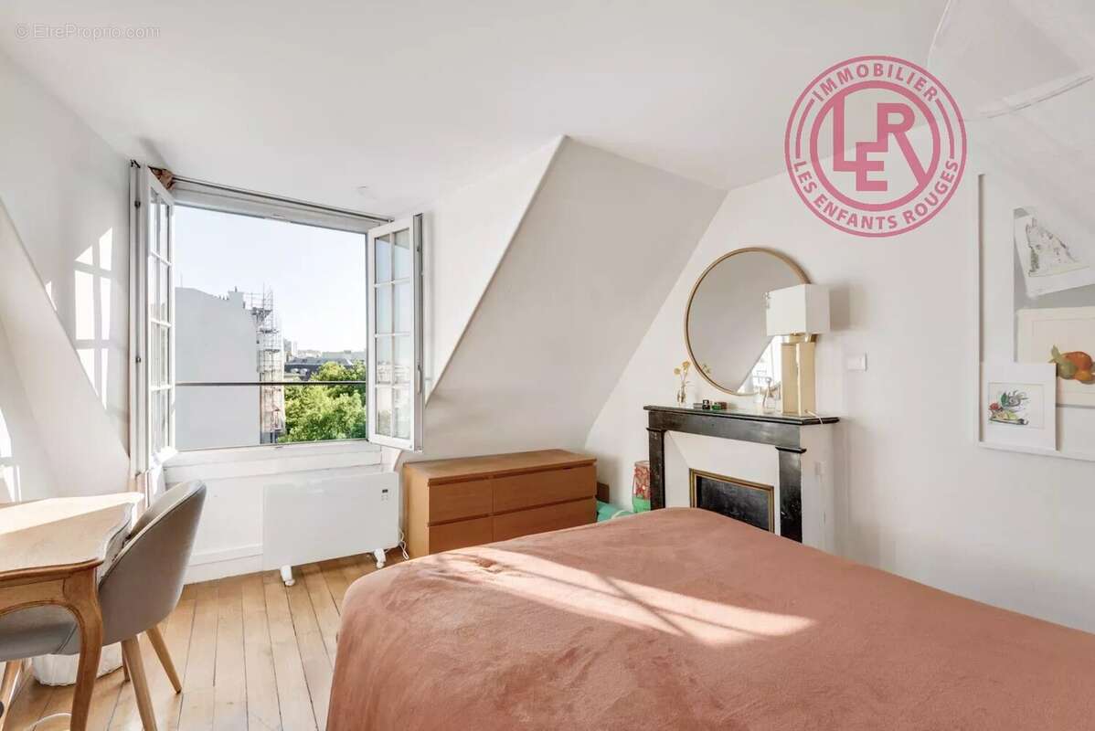 Appartement à PARIS-3E