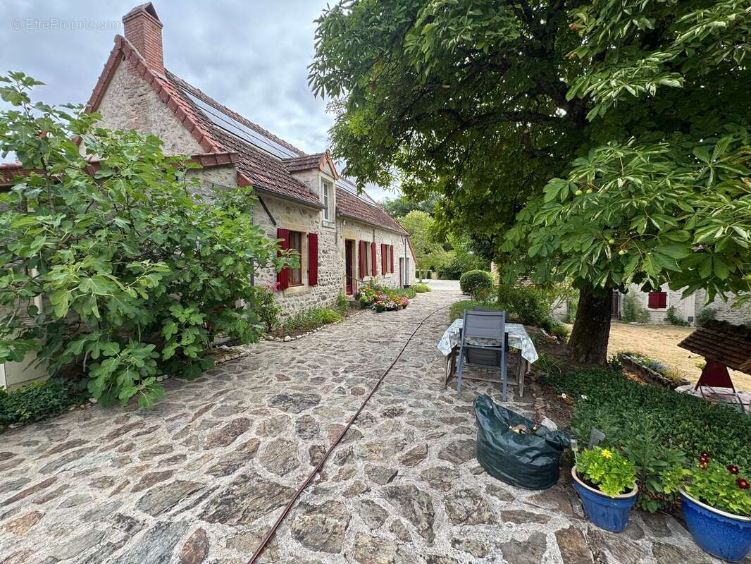 Maison à VICQ-EXEMPLET