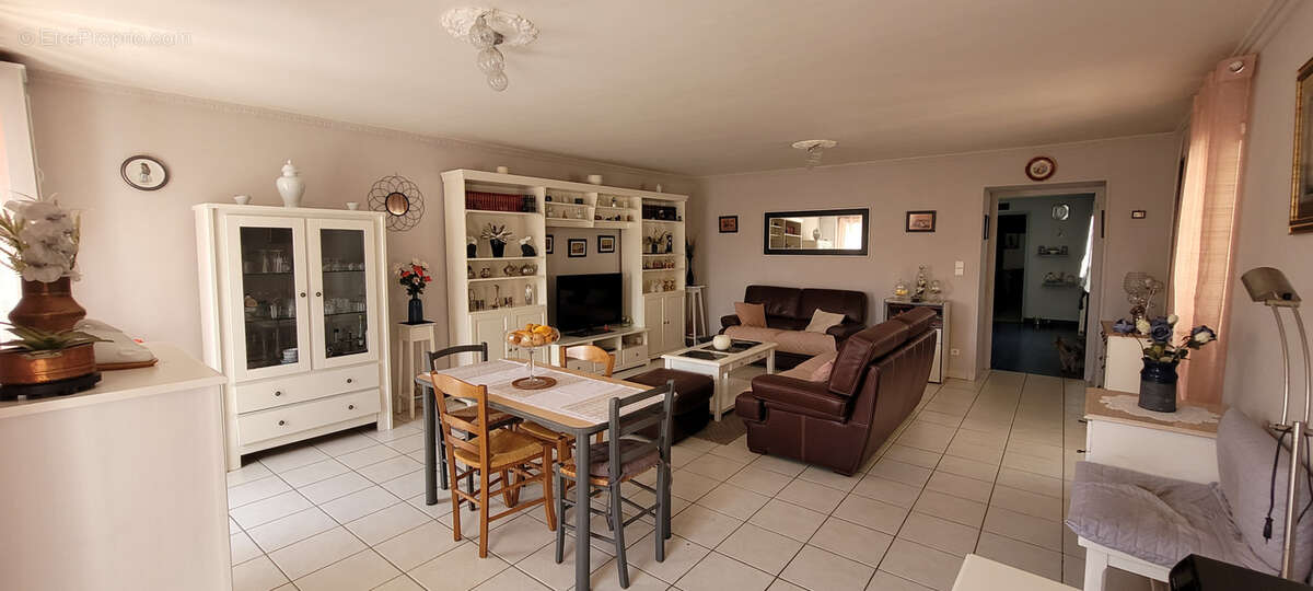 Maison à CHAMPIGNY-SUR-VEUDE