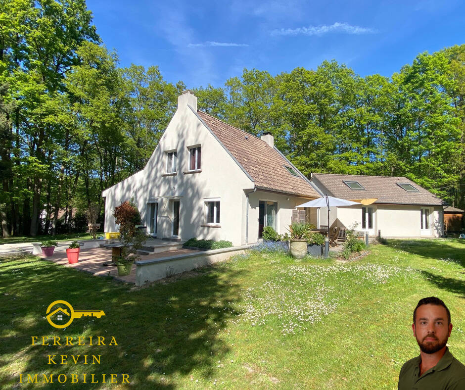 Maison à HOUDAN