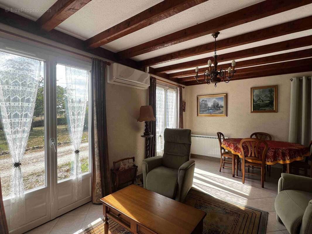 Maison 150 m² à Le Grand-Madieu  - photo 5