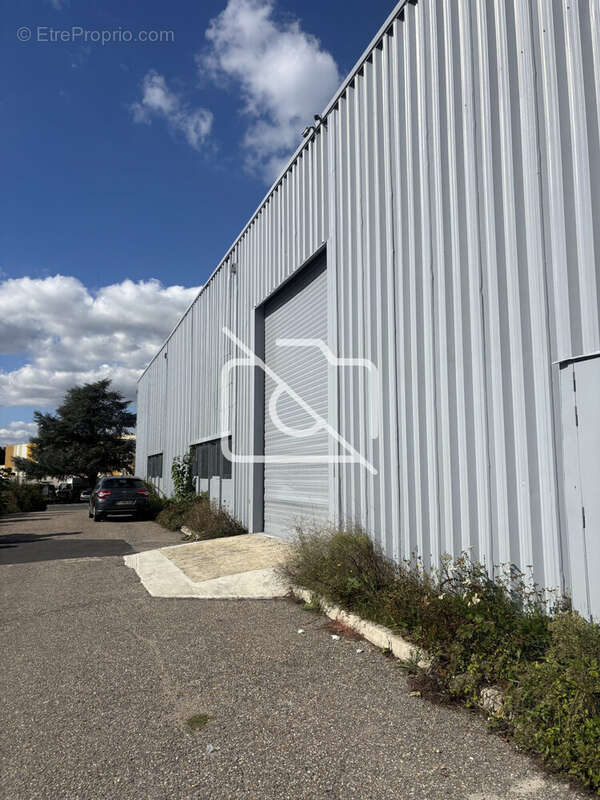 Commerce à SARCELLES