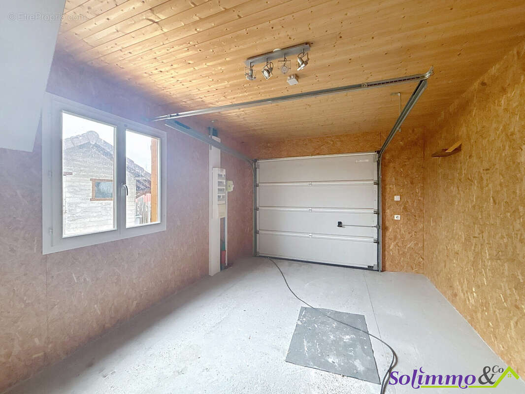 Maison à VEYRINS-THUELLIN