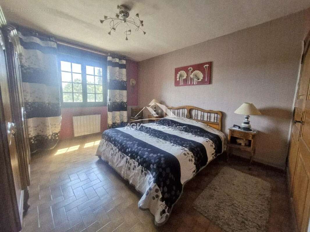 A Rousson, maison d'environ 161 m² avec piscine - photo 7