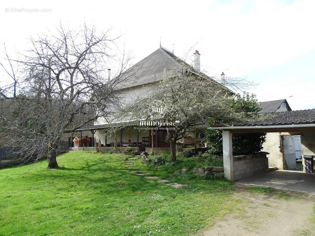 Maison à SAINT-JUNIEN