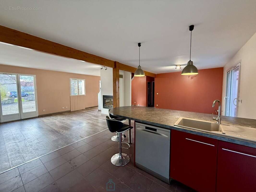 Maison à HEUBECOURT-HARICOURT