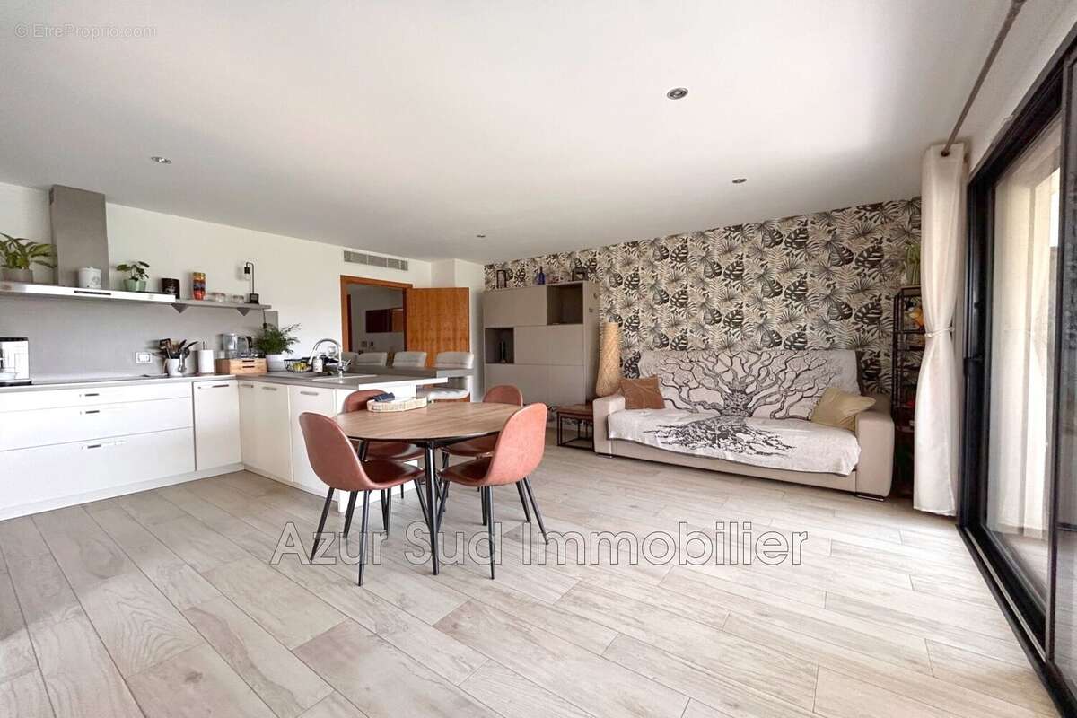 Appartement 68 m² à Antibes  - photo 8