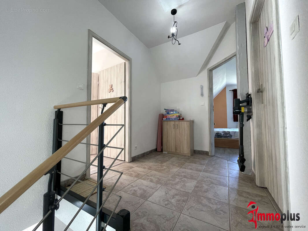 SENTHEIM - Maison individuelle de 155 m2 avec 3 suites, garage double et dépendance - Belles prestations ! - photo 16