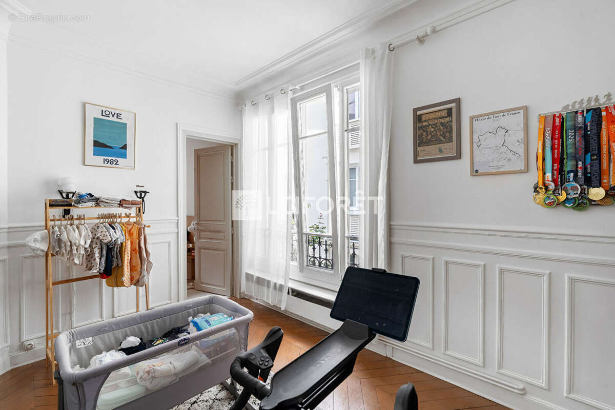 3 Pièces - 2 chambres - refait à neuf - Wagram Paris 17ème - photo 10