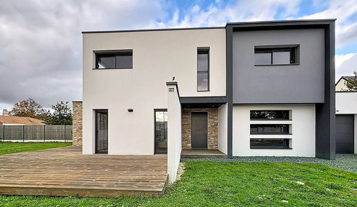 Maison à SAINT-MARS-DU-DESERT