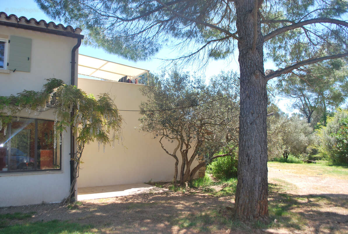 Maison à COTIGNAC
