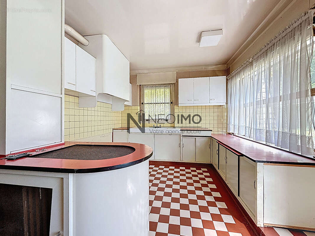 Maison à NEUFCHATEAU