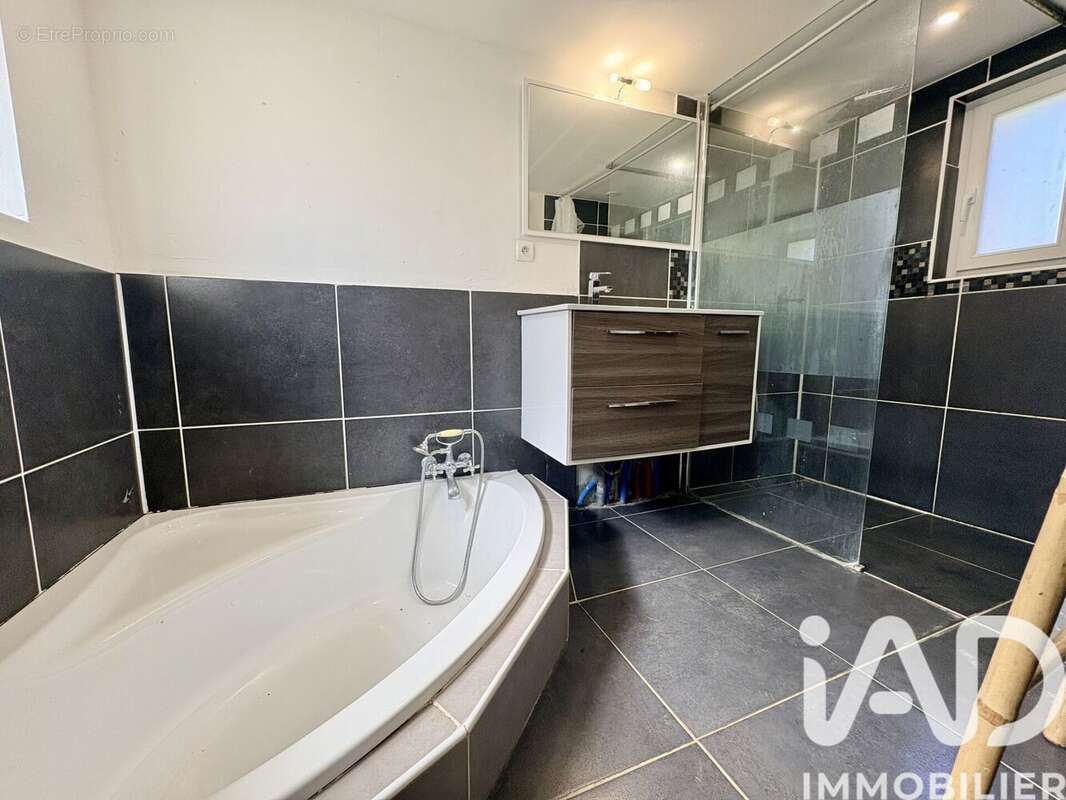 Maison 89 m² à Thaumiers  - photo 9