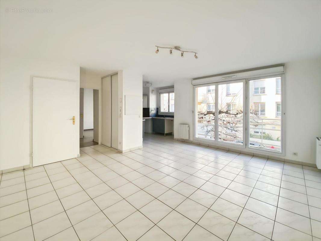 Appartement à CORBEIL-ESSONNES