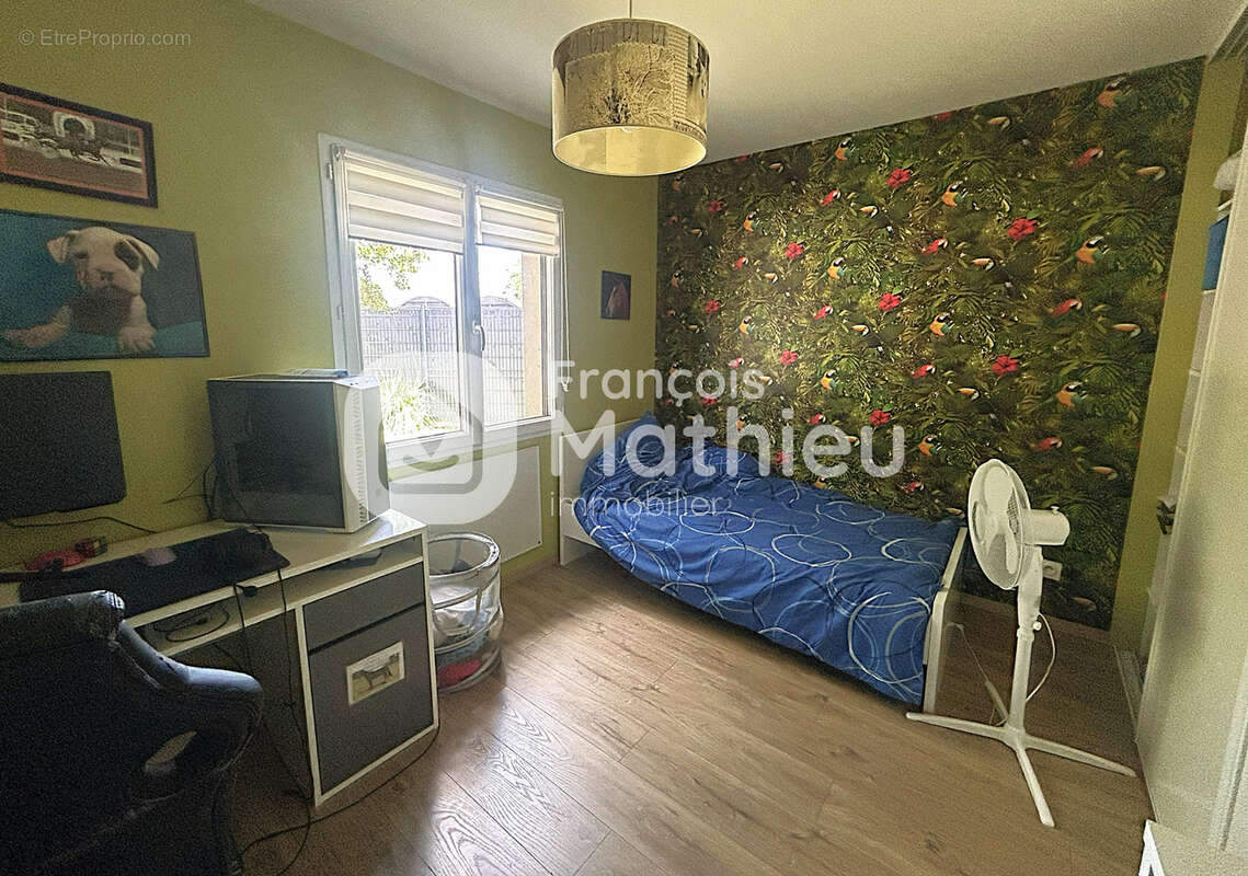 Relevant - Maison T5 avec piscine, garage, dépendance et terrain d'environ 1031m2. - photo 14