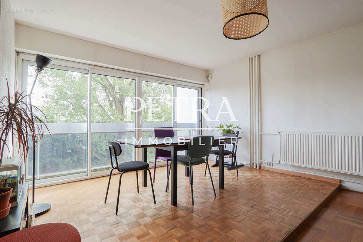 Appartement à L'HAY-LES-ROSES