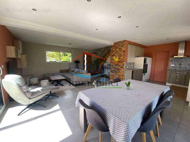 Maison à LA CHAPELLE-LAUNAY