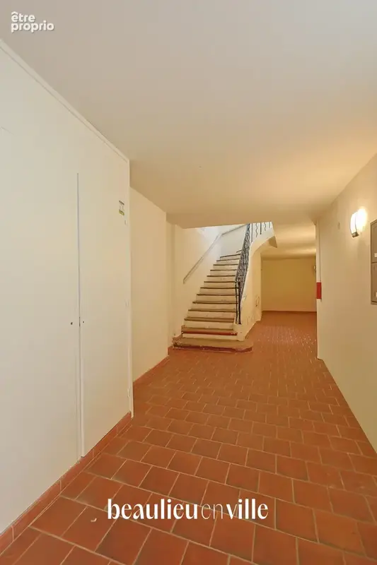 Centre historique - appartement t3 - 61m2 - 385 000 € - photo 8