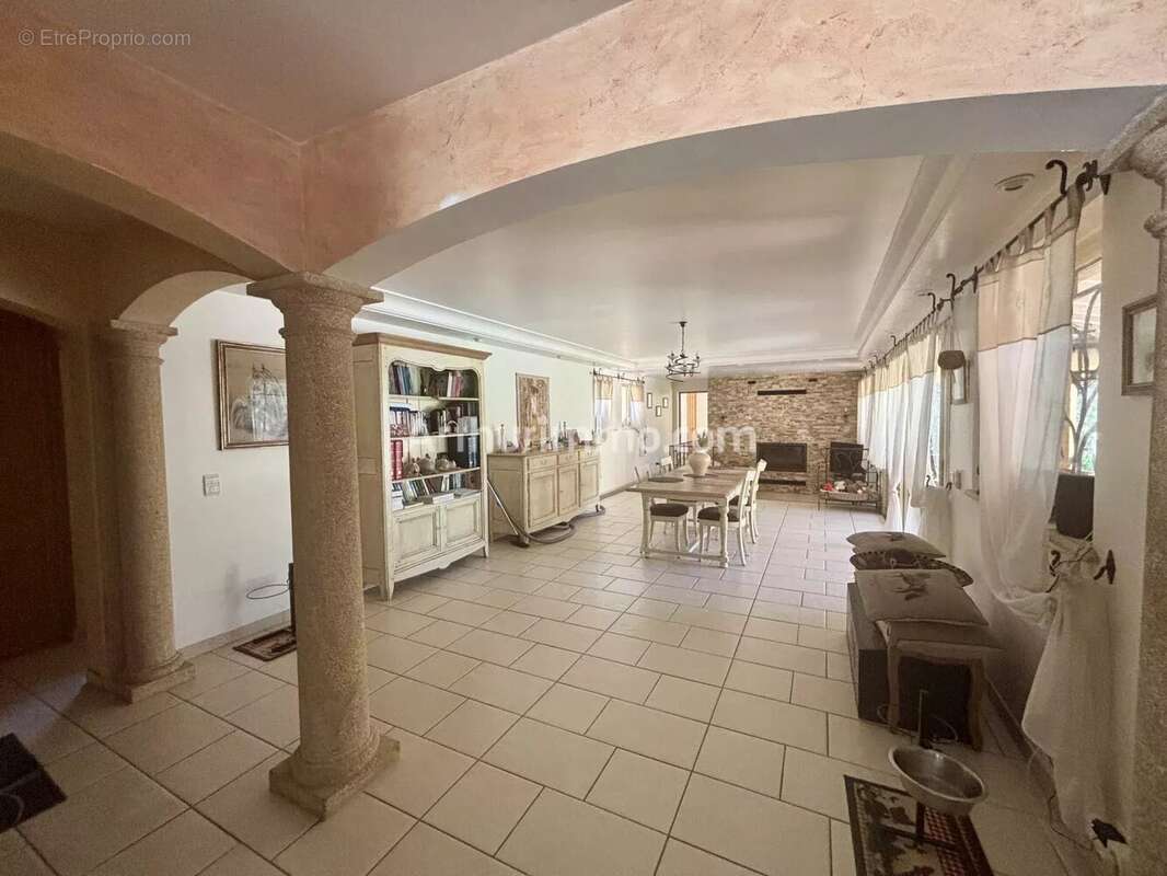 Maison à LA MOTTE