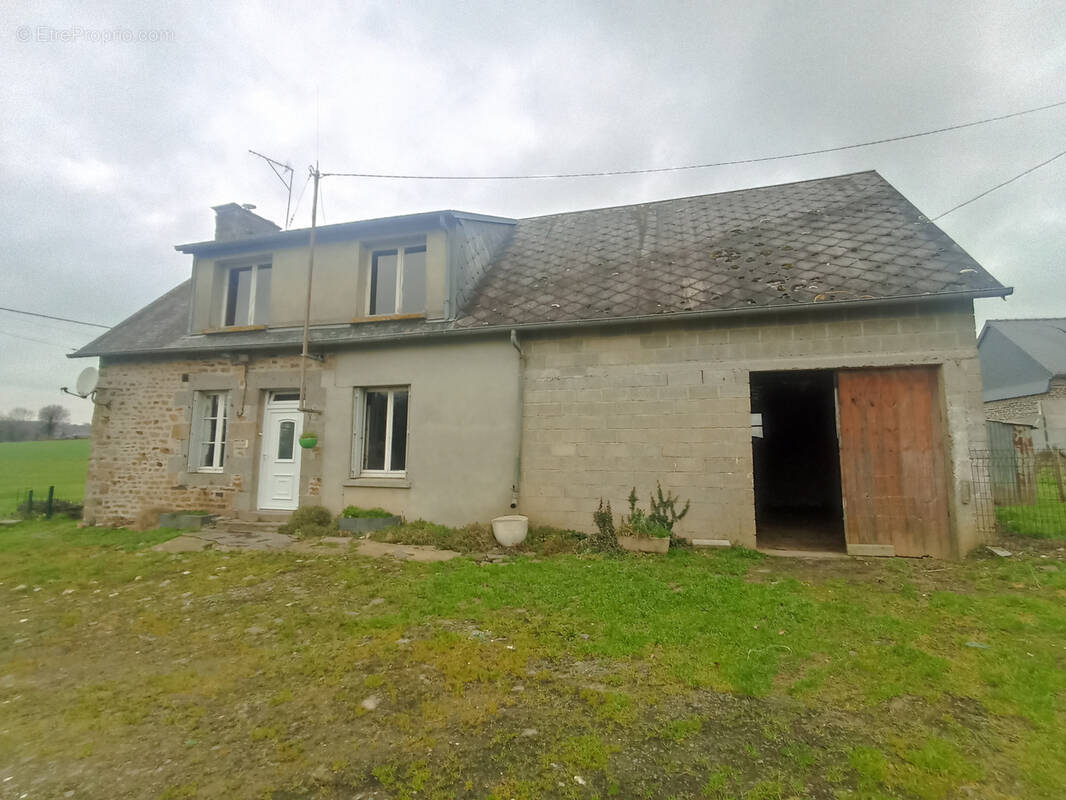 Maison à SAINT-LAURENT-DE-CUVES