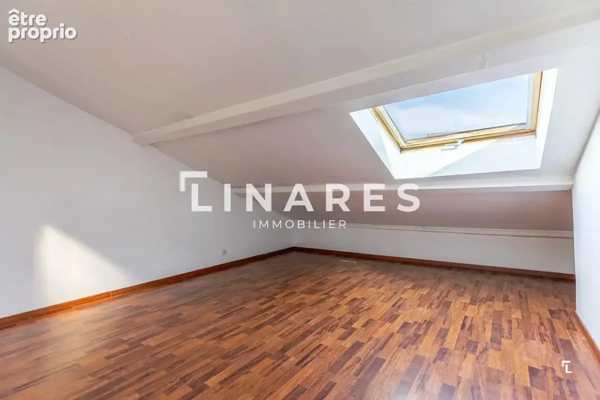 MENSIA - Duplex T3 de 55m² - Dernier étage - 13010 - photo 5