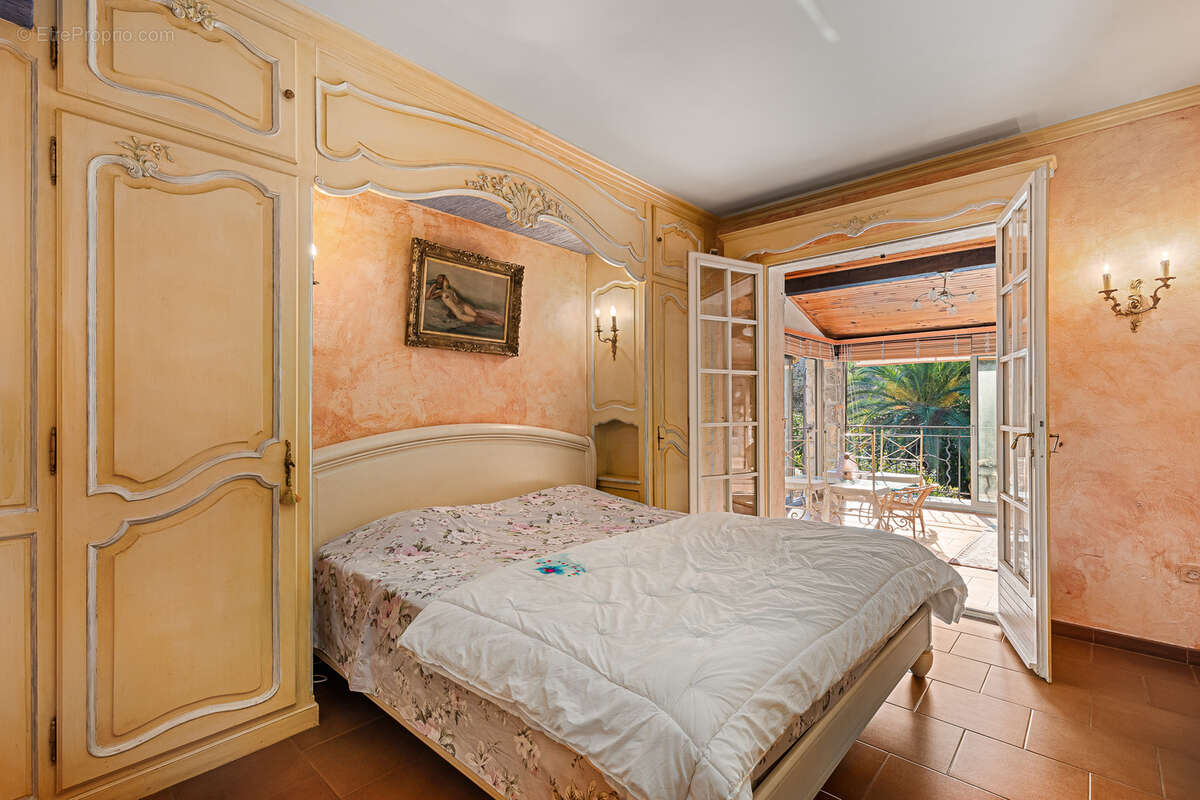 Maison à MOUGINS