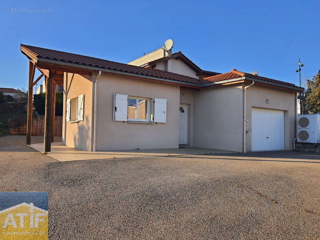 Maison à SAINT-GERMAIN-LAVAL