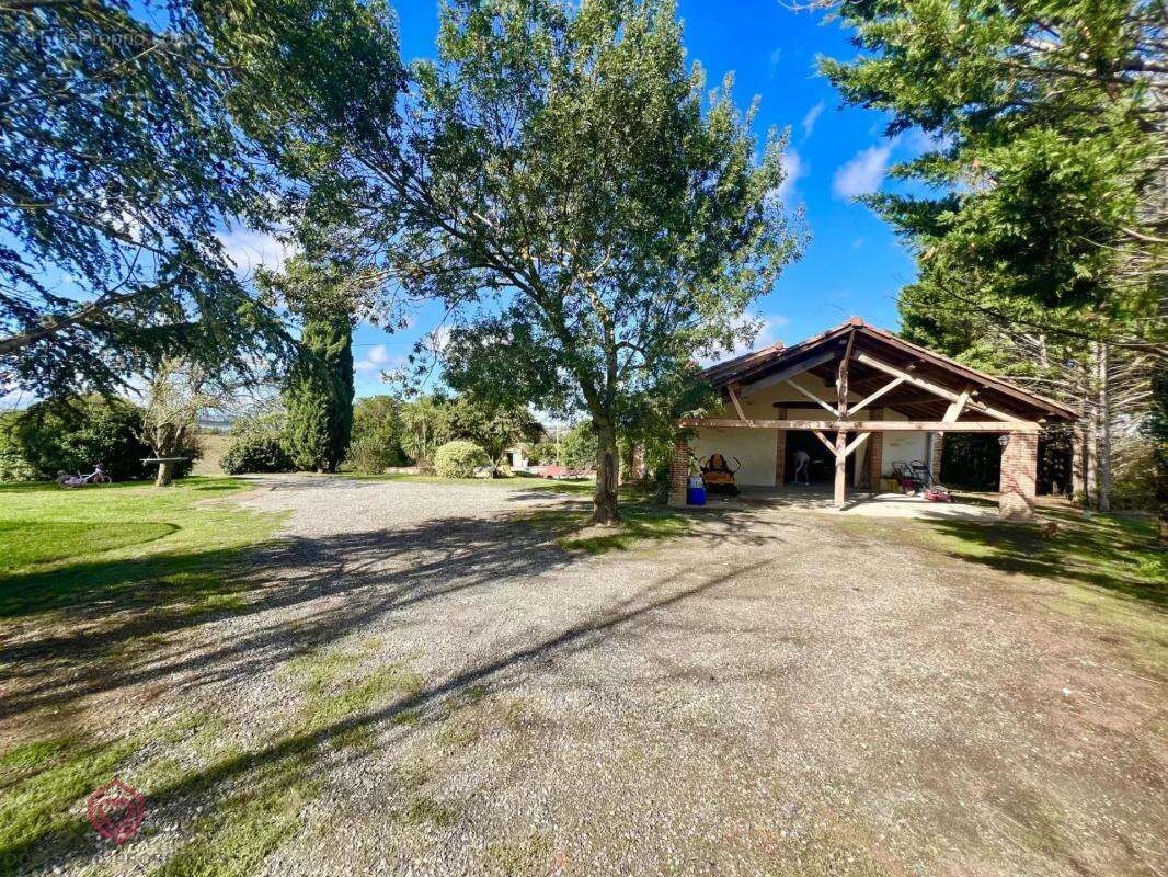 Maison à LEZAT-SUR-LEZE