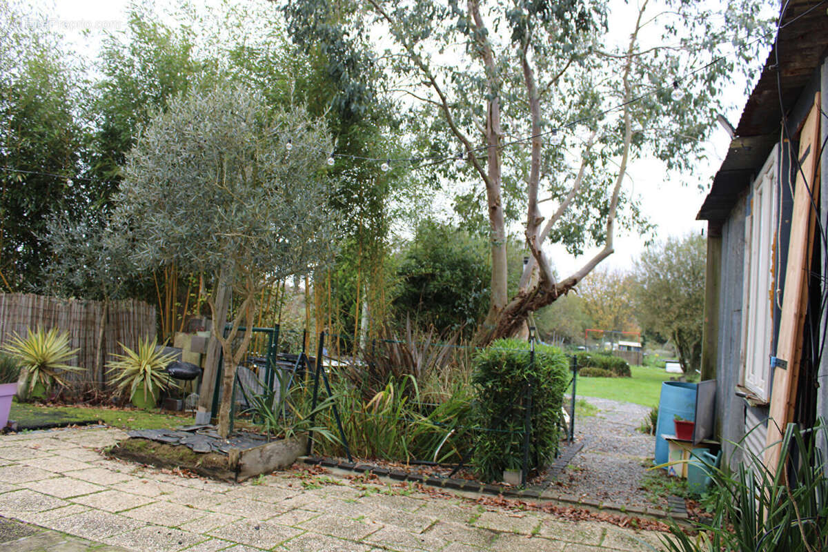 Maison à AVAILLES-SUR-SEICHE