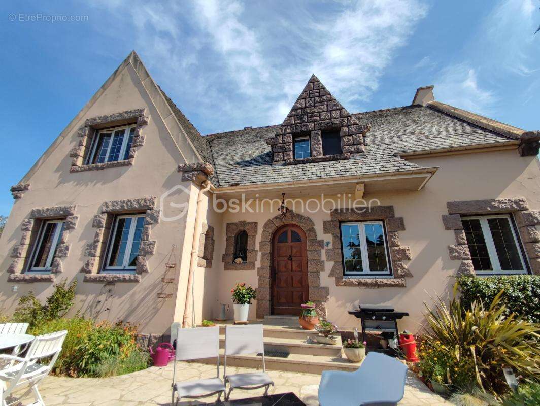 Maison à SAINT-JULIEN-DU-SAULT