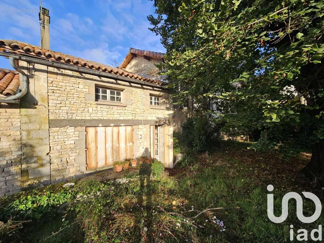 Photo 2 - Maison à RUFFEC