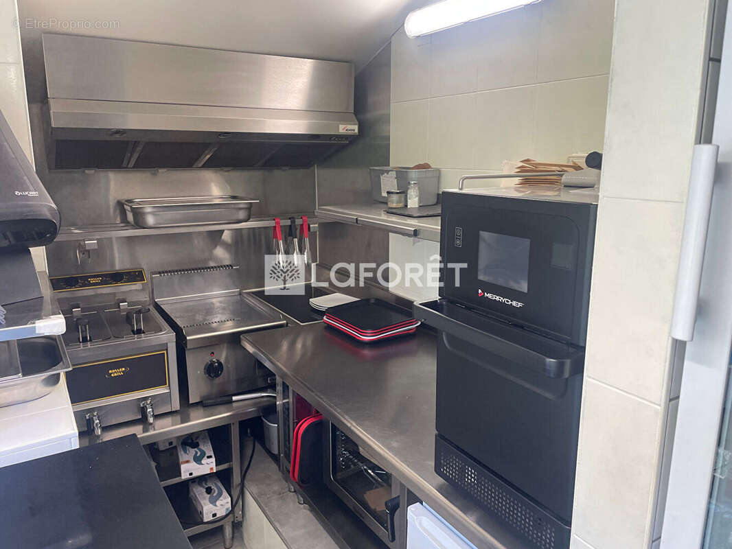 Commerce à SAINT-CIRQ-LAPOPIE