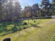 Terrain à LES MATHES