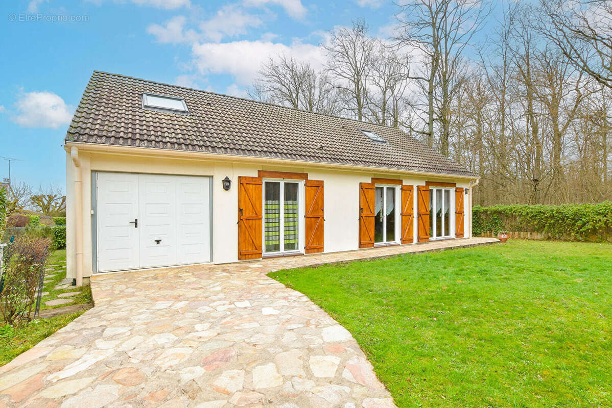 Maison à LE CHATELET-EN-BRIE