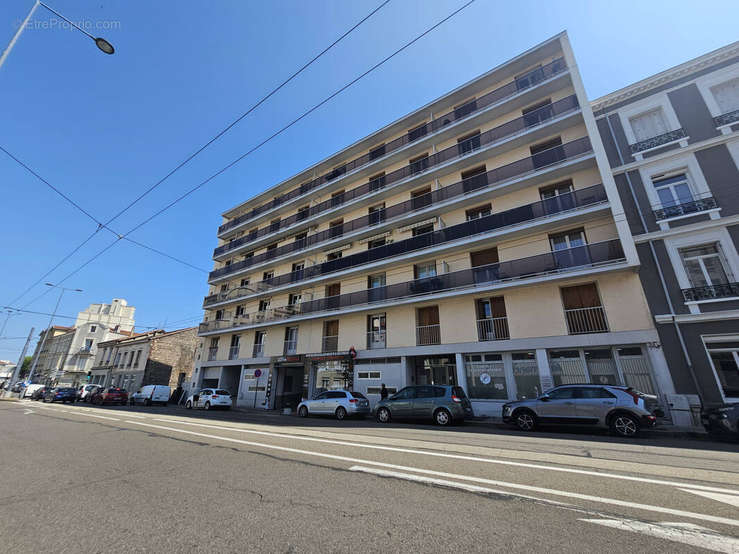 Appartement à SAINT-ETIENNE