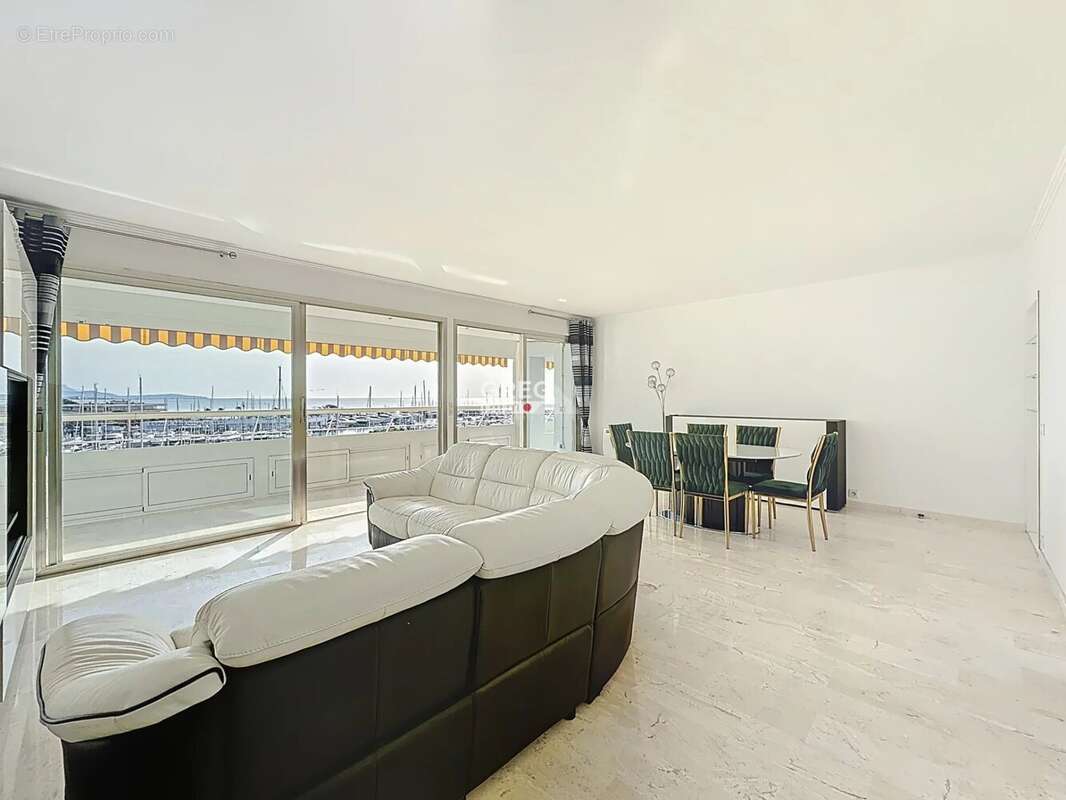 Appartement à VILLENEUVE-LOUBET