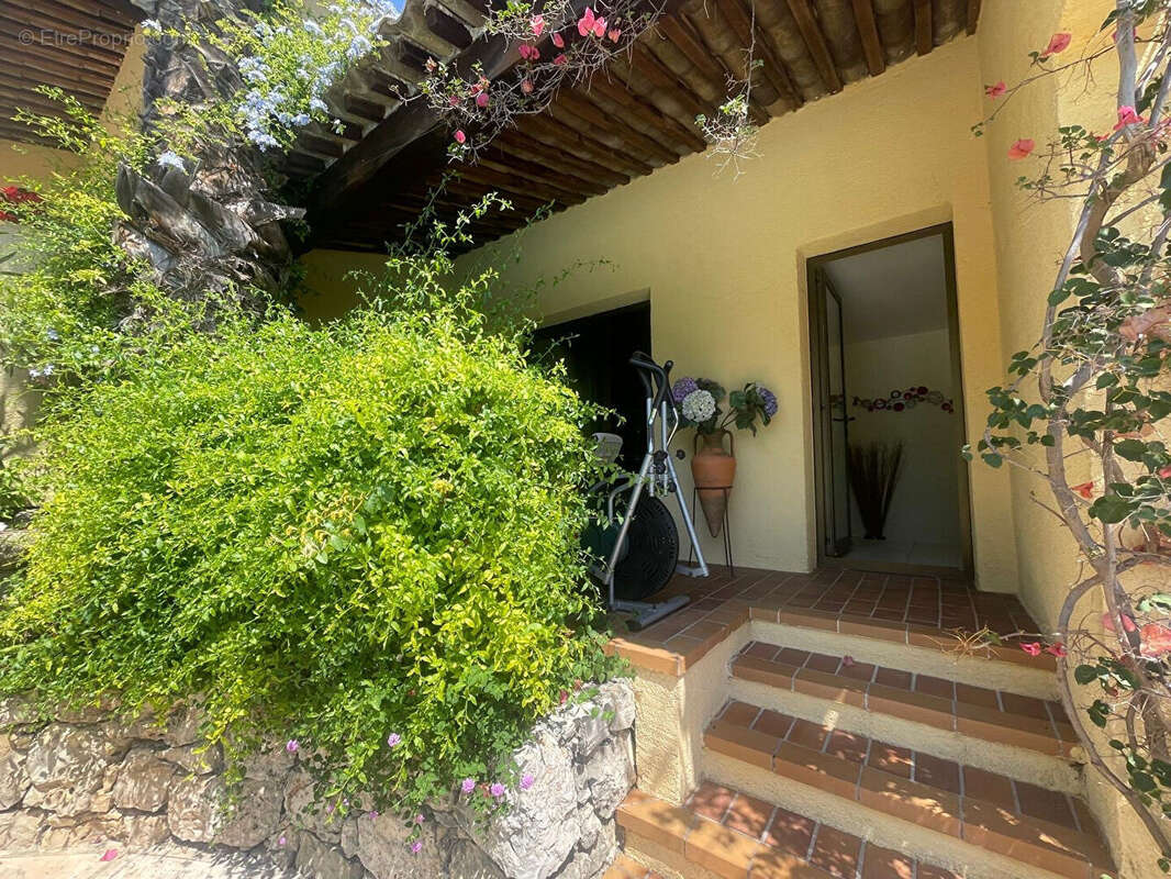 Maison à GATTIERES