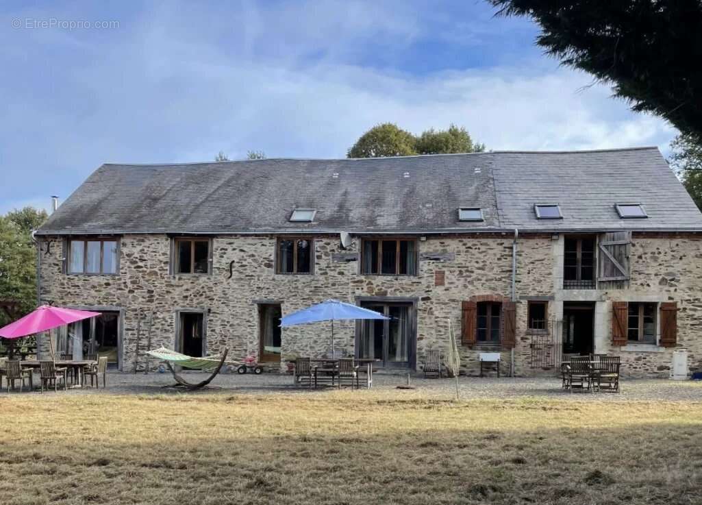 Maison à PARNAC