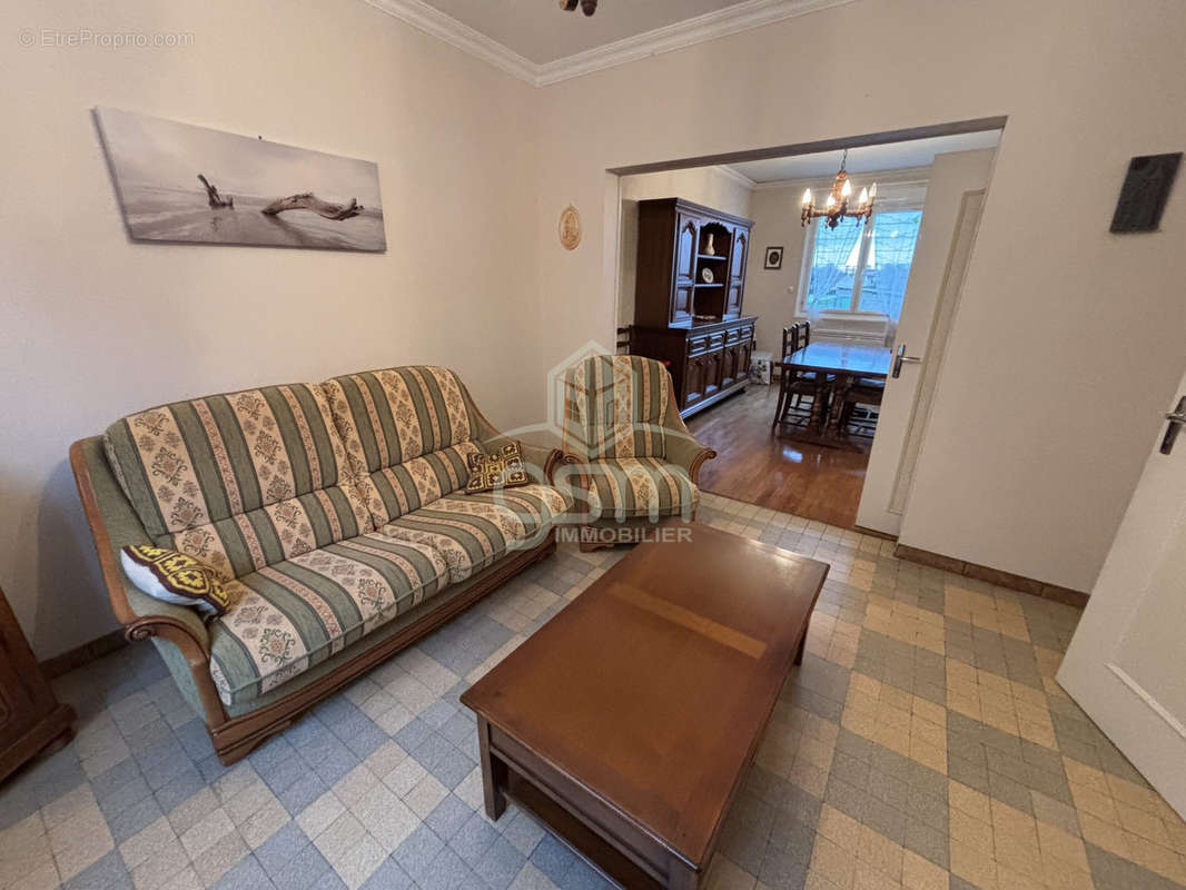 Maison à LA CELLE-SAINT-AVANT