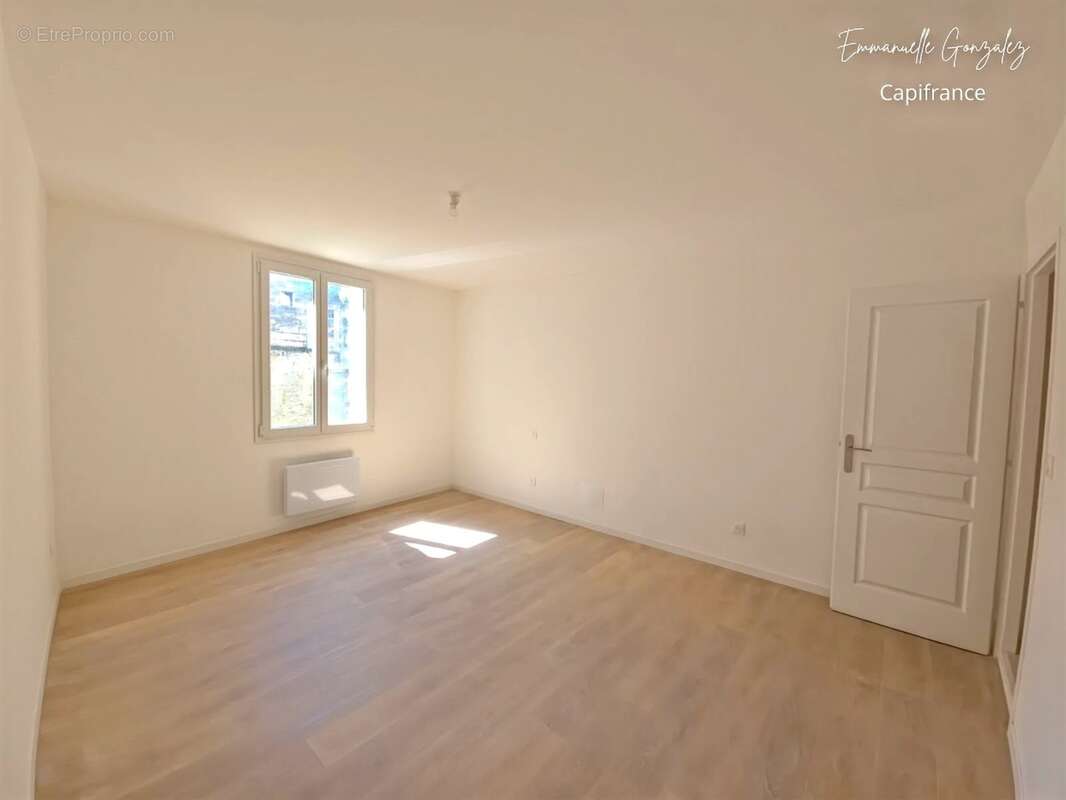 Maison de caractère entièrement rénovée 200m² avec 5 chambres ROUJAN (34) - photo 12