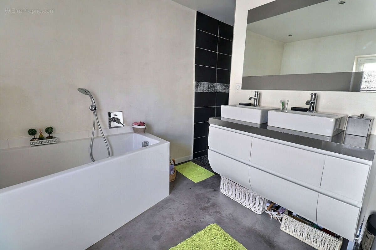 Maison à MAISONS-LAFFITTE