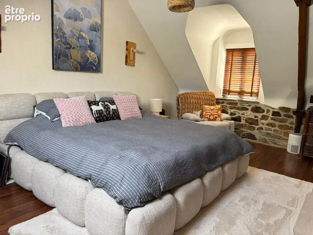 Maison en pierre , pleine de charme - 3 Chambres et mezzanine - COURNON - photo 6