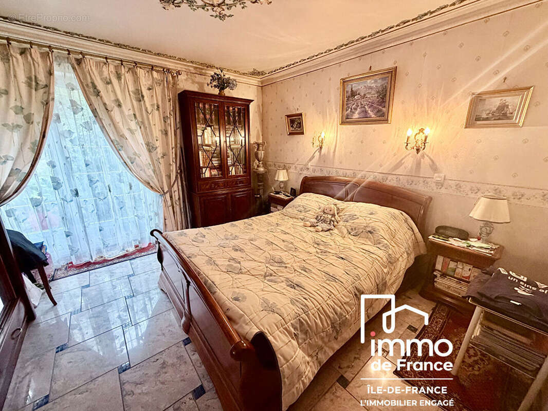 Maison à L&#039;ETANG-LA-VILLE