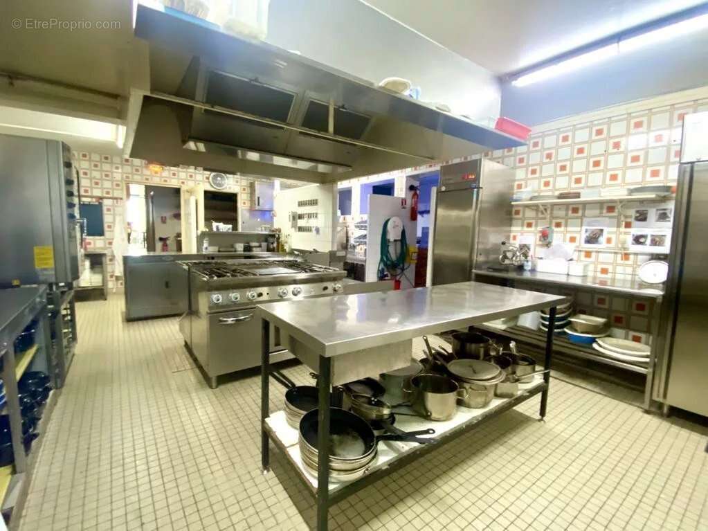 Commerce à BOURCEFRANC-LE-CHAPUS