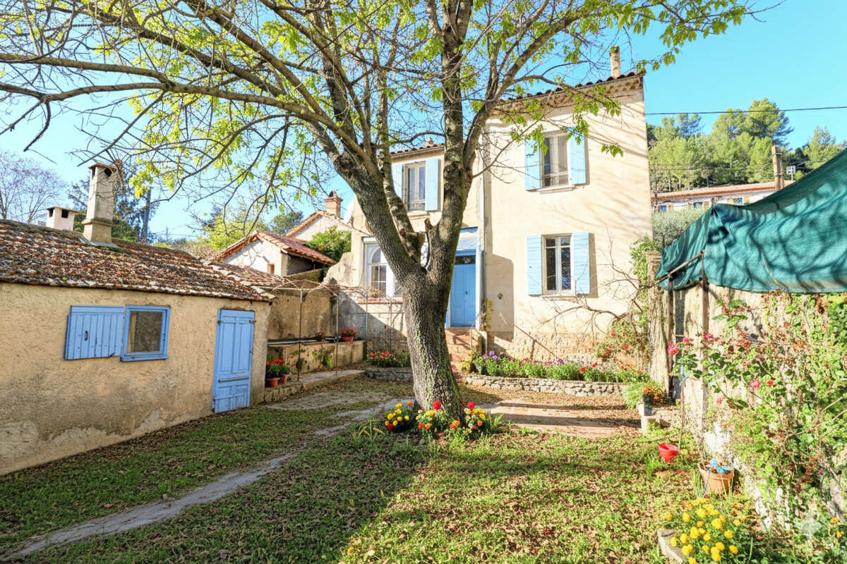 Maison à SOLLIES-TOUCAS