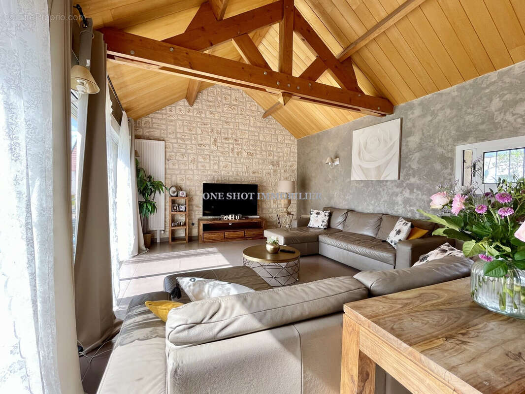 Maison à LA CHAPELLE-SAINT-MESMIN