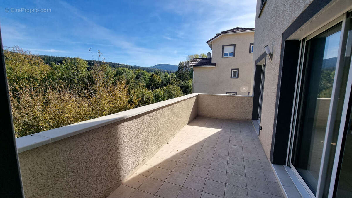 Maison à CONDAMINE