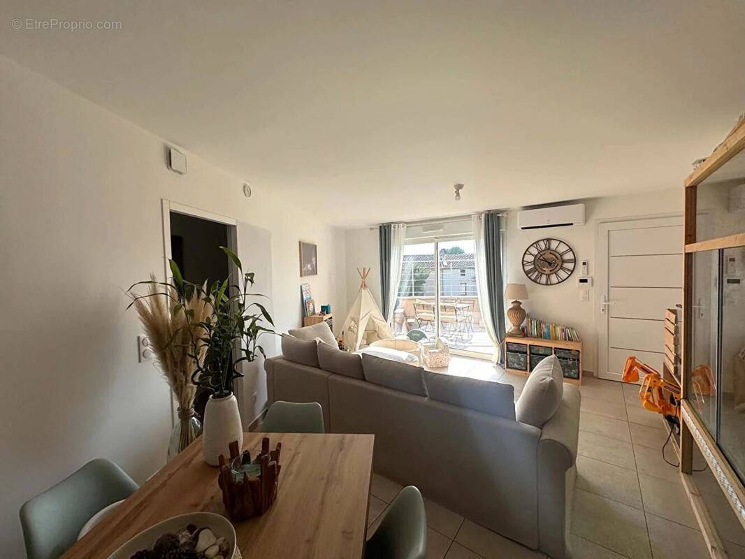 Appartement à MAILLANE