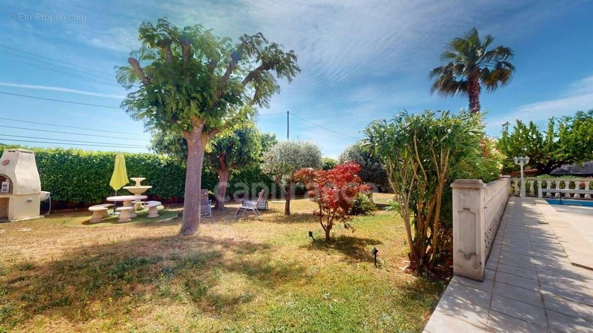 Maison à vendre 5 pièces GAREOULT (83) - photo 19